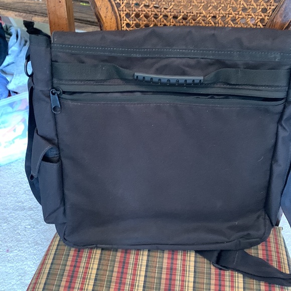 Black canvas gender neutral diaper bag, lots of pockets - Picture 5 of 6